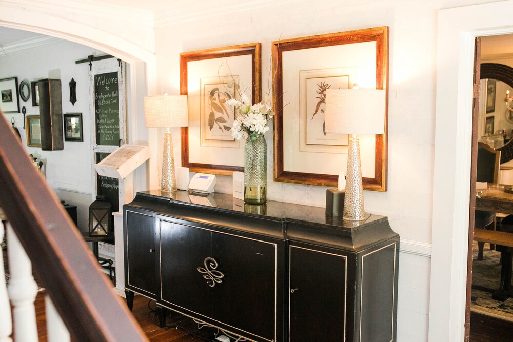 Bridgewater Hall Historic Inn - photo 43