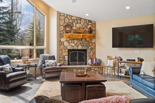 Beautiful 7BR Home Walk Everywhere — 4-Star Luxury Hotel in Breckenridge, United States