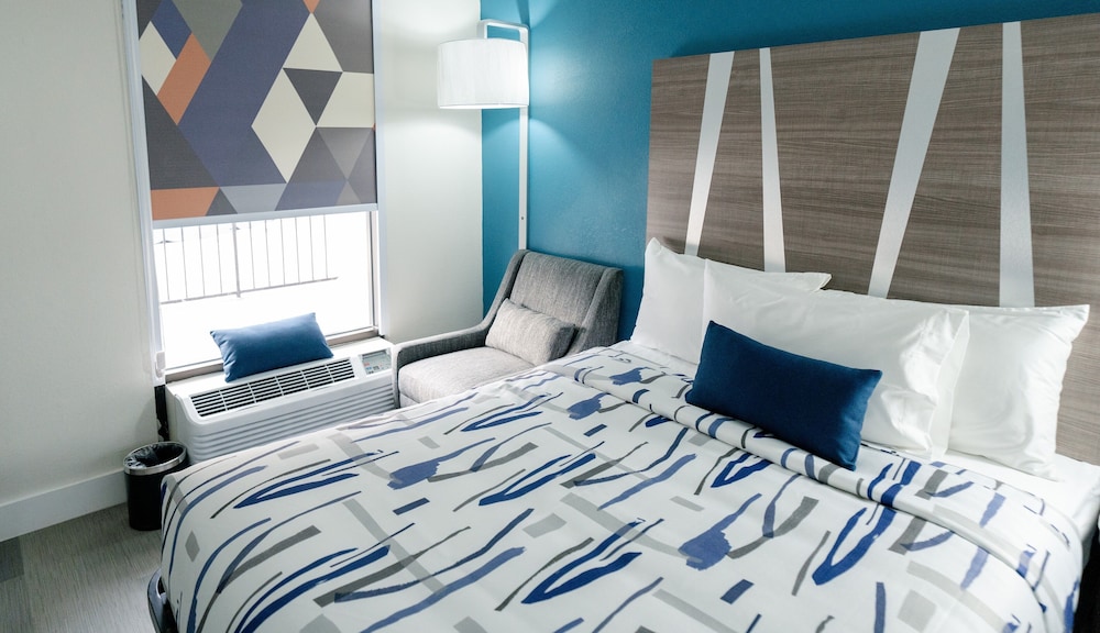 Baymont Inn & Suites by Wyndham Chattanooga - photo 11