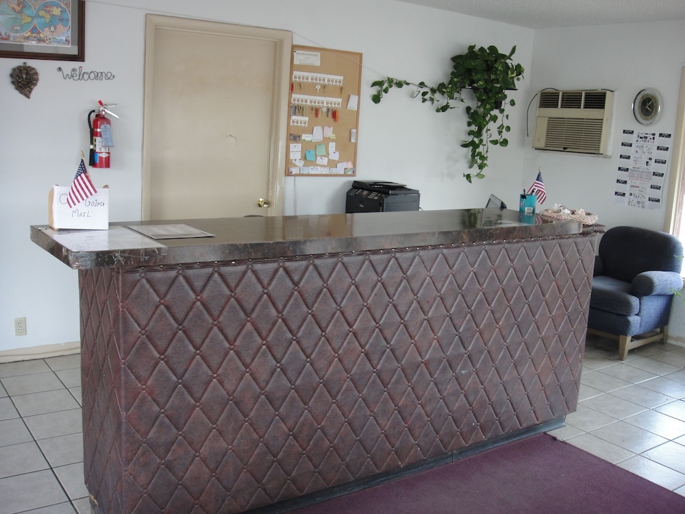 The Hills Motel - photo 3