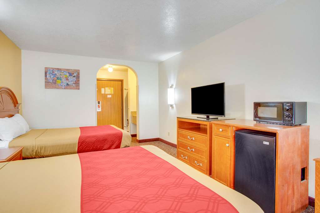Econo Lodge Inn & Suites Albuquerque East I 40 Eubank Exit - photo 9