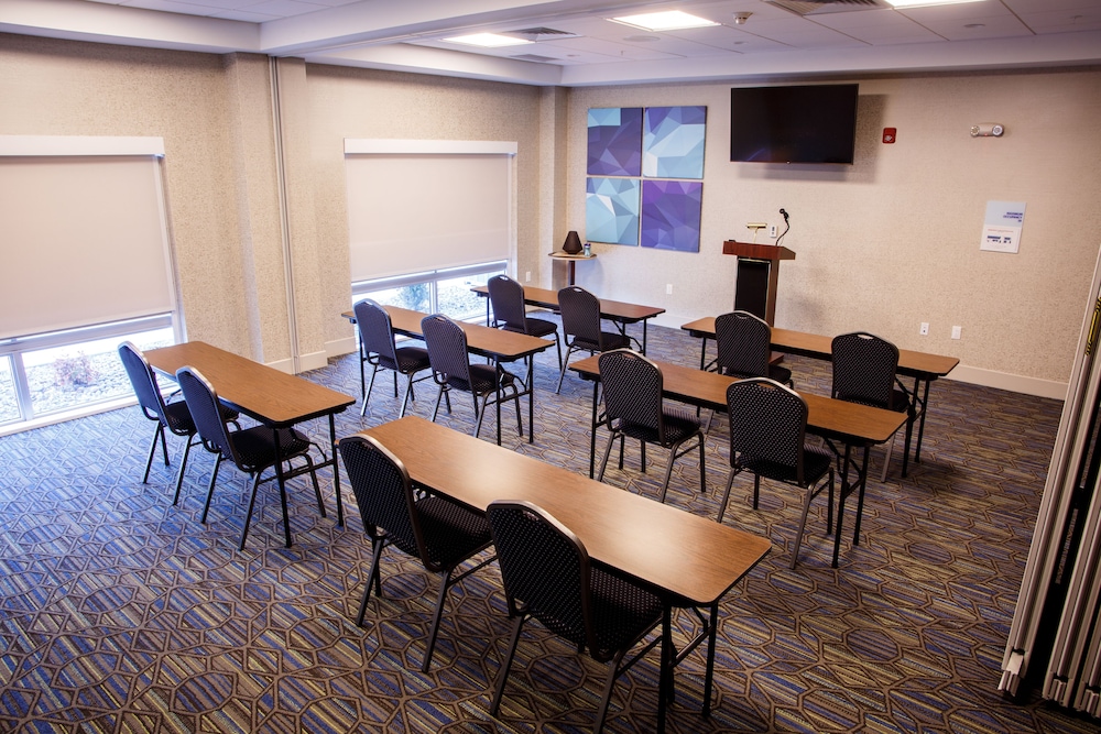 Holiday Inn Express and Suites Gettysburg by IHG - photo 49