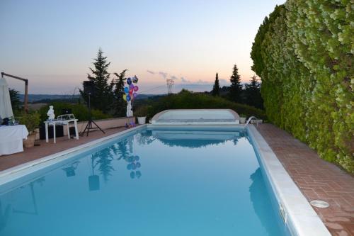 Appartamento Con Piscina E Tennis — hotel in Montespertoli