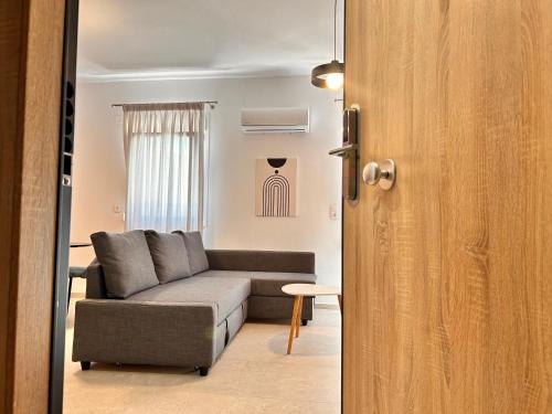 Quince City 2 — 4-Star Luxury Hotel in Irakleion, Greece