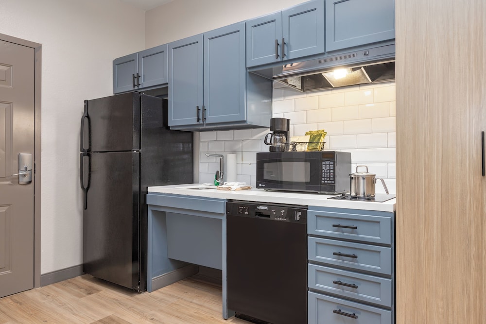 Candlewood Suites Houston by IHG - photo 27