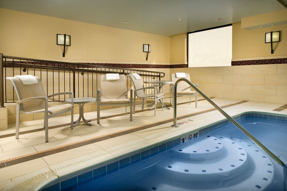 Holiday Inn Express Waldorf by IHG - photo 13