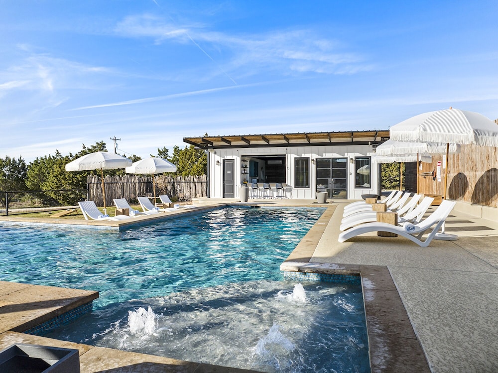 Leisure Escape TX Hill Country — hotel in Dripping Springs