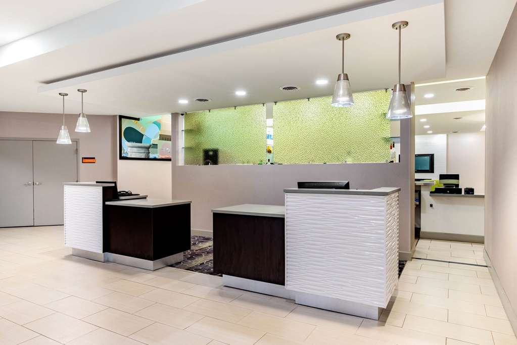 La Quinta Inn & Suites by Wyndham Indianapolis South - photo 2