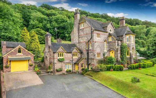 Coalbrookdale Villa — 4-Star Luxury Hotel in Ironbridge, United Kingdom