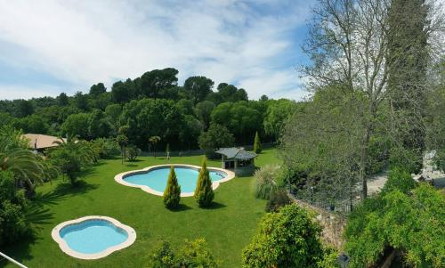 Apartamentos Turísticos Rurales Dos Fuentes — 4-Star Luxury Hotel in Cordoba, Spain