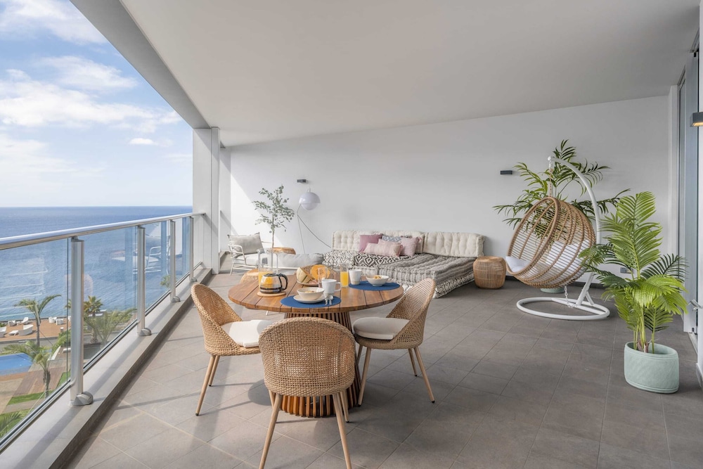 Luxury Holiday Madeira Oceanview Paradise — 4-Star Luxury Hotel in Funchal, Portugal