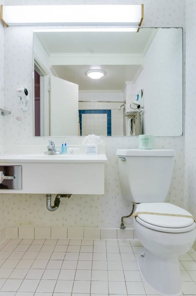 Francisco Bay Inn - photo 25