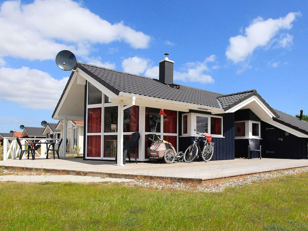 Holiday Home in GrÃ mmitz — 5-Star Luxury Hotel in Gromitz, Germany
