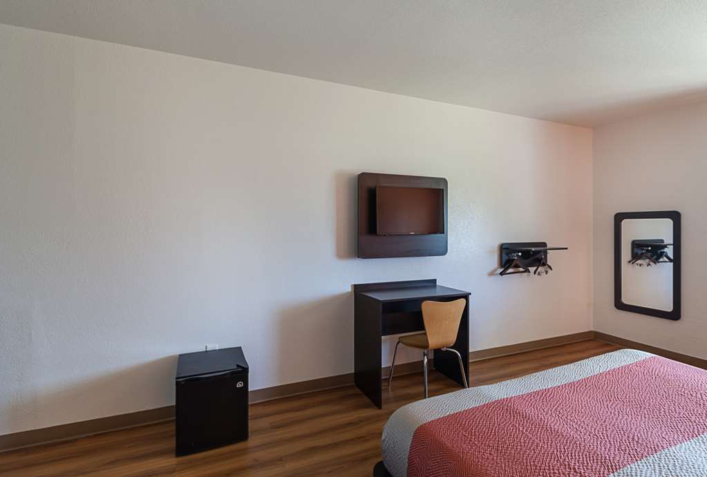 Motel 6 Bedford TX Fort Worth - photo 17