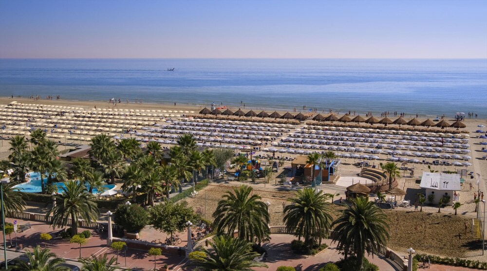Hotel Europa — 4-Star Luxury Hotel in Giulianova, Italy
