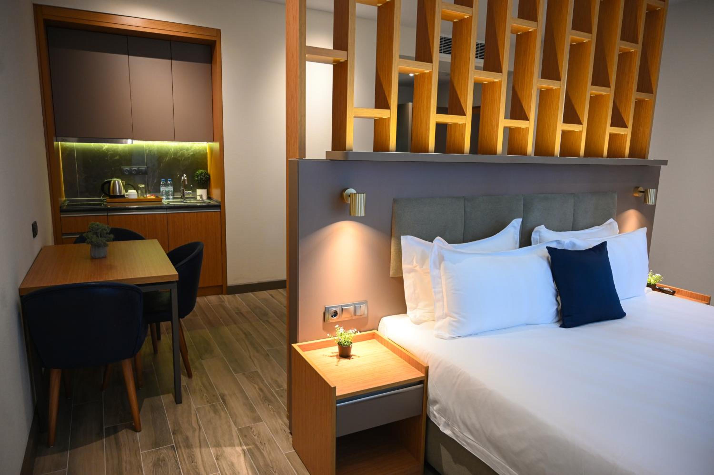 New wave apart hotel