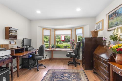 Blue Spruce Inn & Suites - photo 27