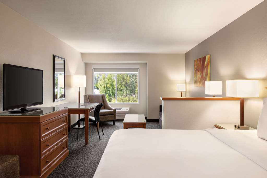 Radisson Hotel Portland Airport - photo 20