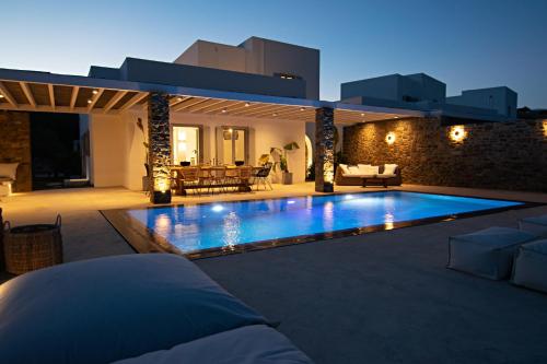 Oneiro 4BDR Villa in Antiparos Sirocco Villa — 4-Star Luxury Hotel in Antiparos, Greece