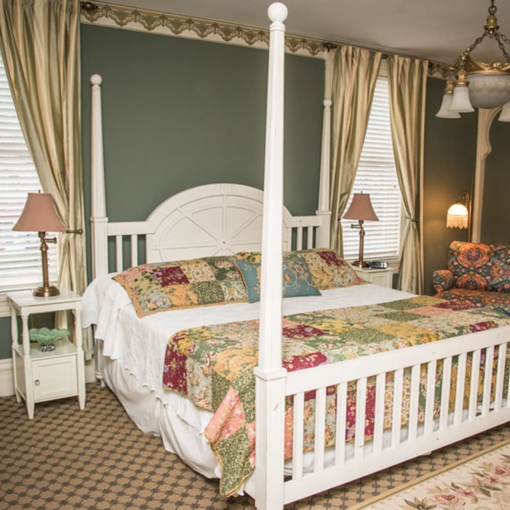 Vandiver Inn - photo 22
