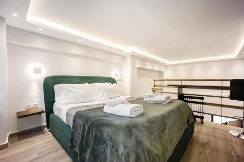 Loft 61 Charming renovated apartment with a loft — 4-Star Luxury Hotel in Athens, Greece