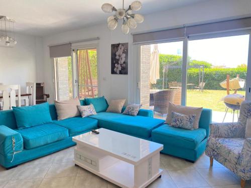 Duplex with Garden in Amwaj Sidi Abdel Rahman Beach & Pool Passes Included in Al `Alamayn, Egypt