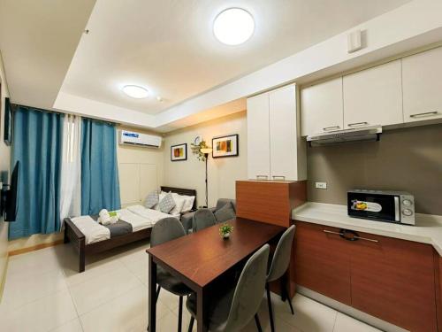 1BR Condotel Suite at Sunshine100 City Plaza #SS02 — 4-Star Luxury Hotel in Manila, Philippines