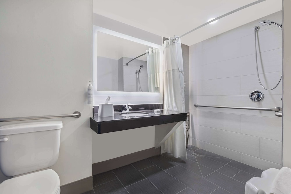 Spark by Hilton Winchester - photo 18