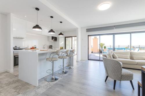DAPI Outstanding Penthouse with ocean view at Praia da Rocha — 4-Star Luxury Hotel in Portimao, Portugal