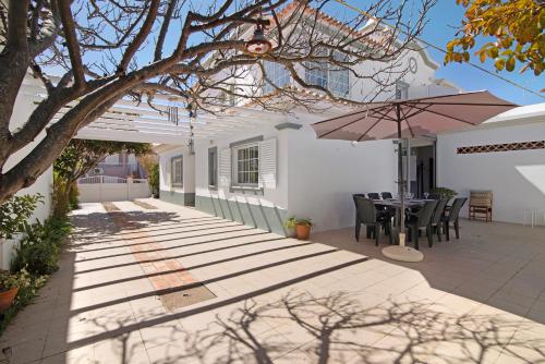 Villa Galé — 4-Star Luxury Hotel in Guia, Portugal