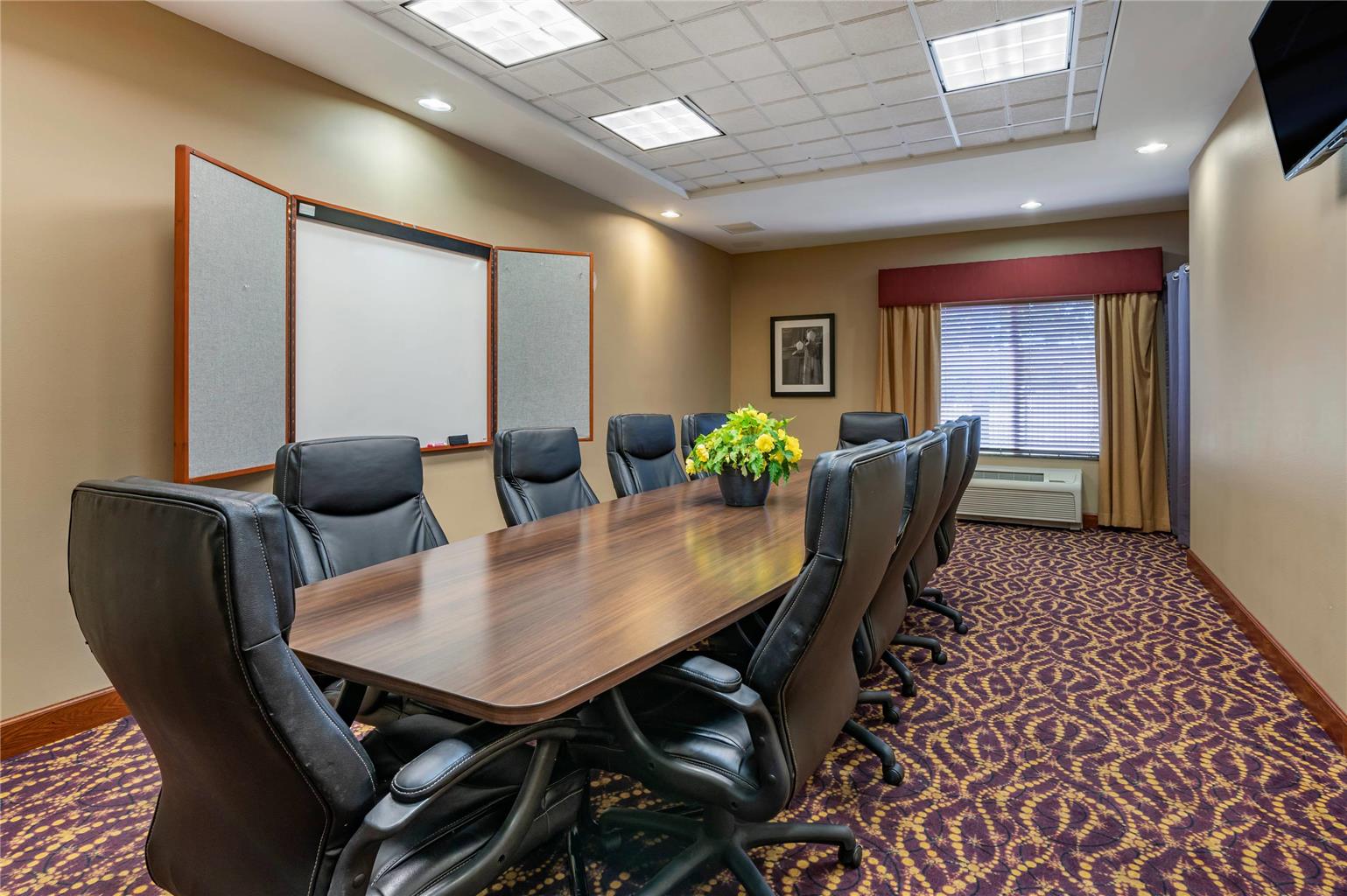 Comfort Suites Urbana Champaign University Area - photo 34