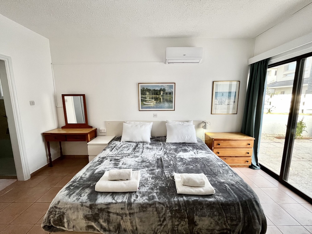 79 AN Stay Nissi Chrysland Studio 110