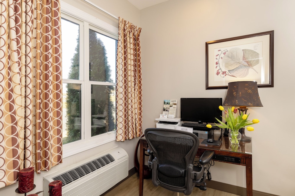 Brinton Suites - photo 6