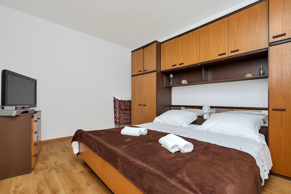Villa Ruža — 4-Star Luxury Hotel in Jelsa, Croatia