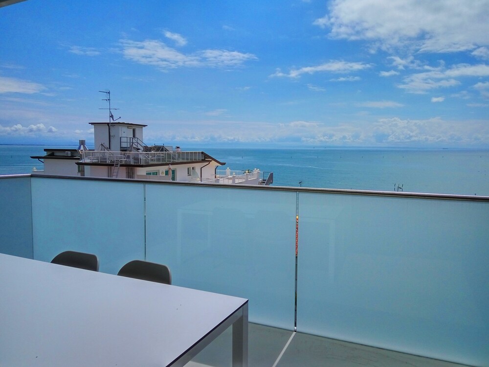 Residenza Edda — 4-Star Luxury Hotel in Lignano Sabbiadoro, Italy