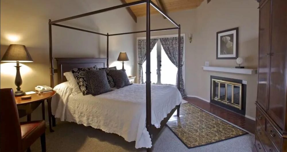 Merritt House Hotel - photo 2