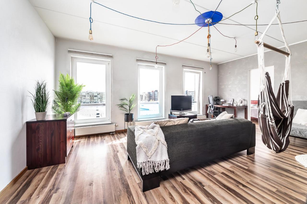 Top floor near ferry terminal free parking
