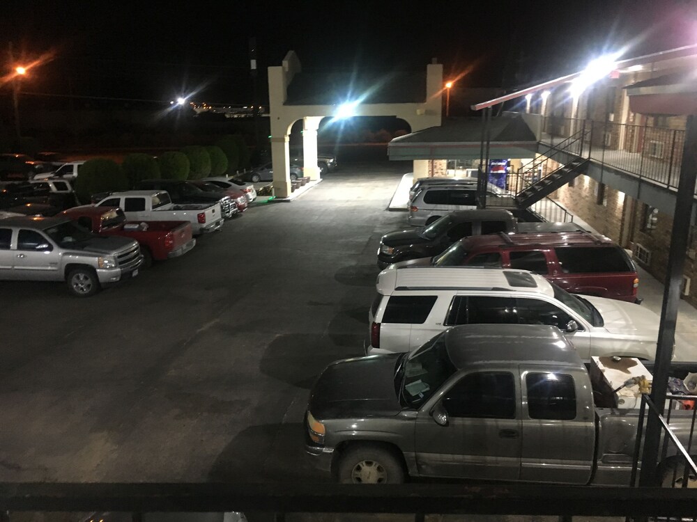 Executive Inn Odessa - photo 21