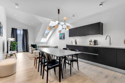 Luxury penthous 3 BR 2 Bath FreeParking Downtown — 4-Star Luxury Hotel in Reykjavik, Iceland