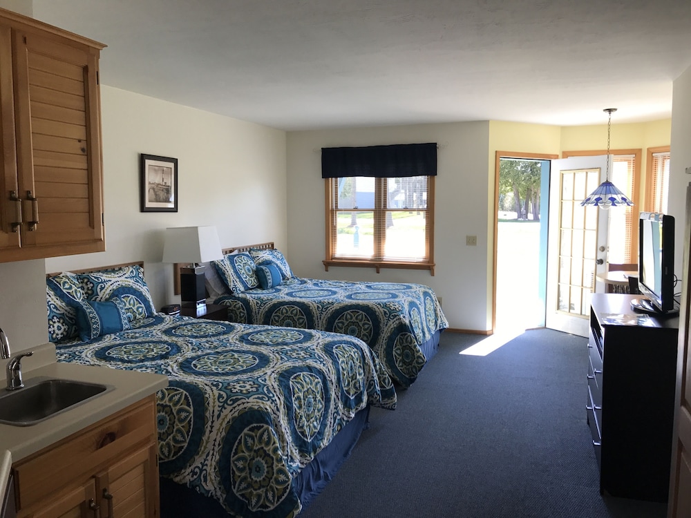 The Harbor Light Inn - photo 25