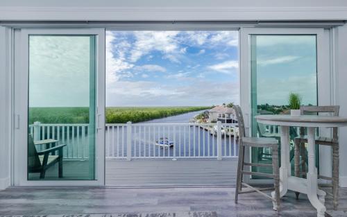 Manatee Suite 3 Funky Fish House at Cape Harbour — 4-Star Luxury Hotel in Cape Coral, United States