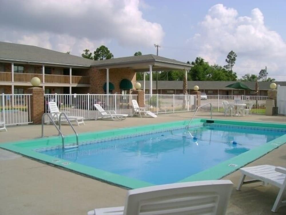 Emerald Sands Inn - photo 15