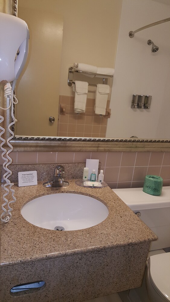 Quality Inn & Suites Hotel West Chester - photo 27