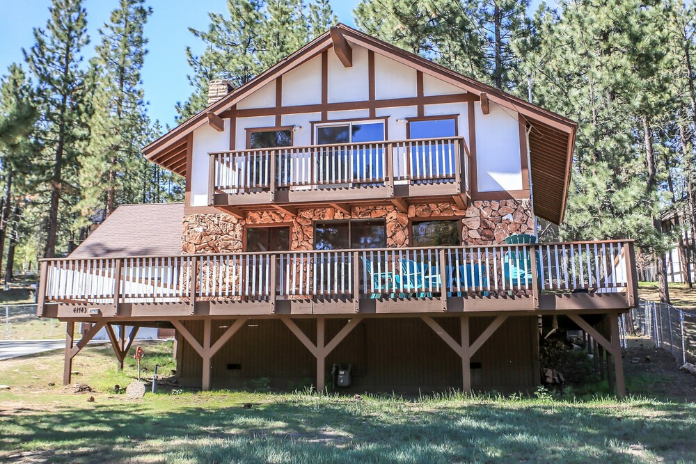 Reflections - carbon neutral hotel in Big Bear Lake