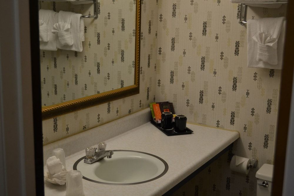 Henniker Motel - photo 4