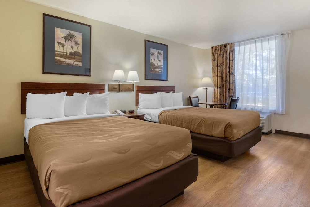 Quality Inn At Town Center - photo 2