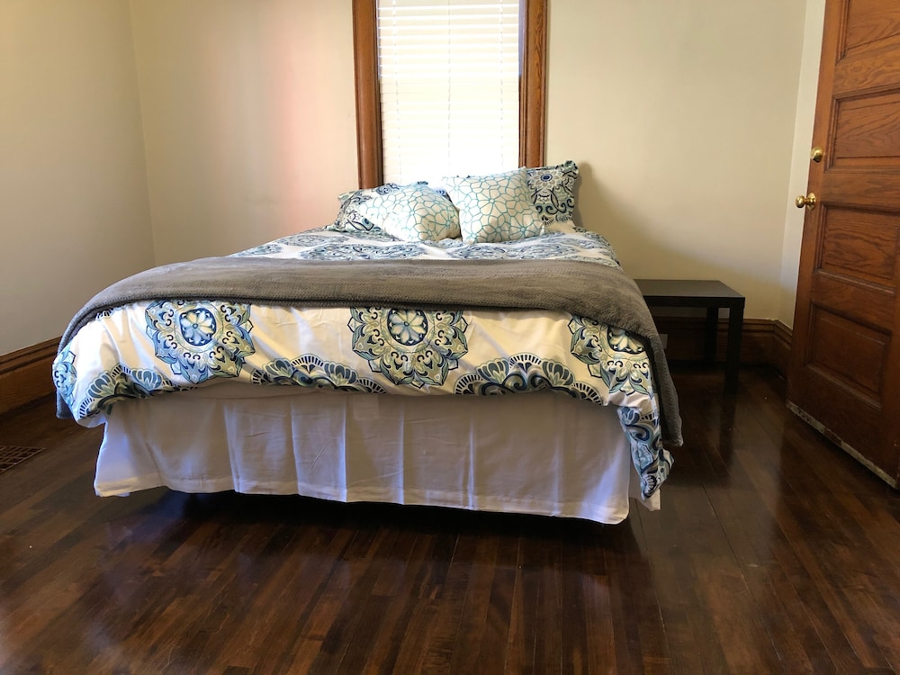 Midtown Manor - photo 10