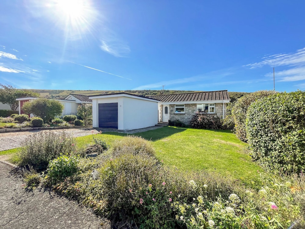 Hill View - carbon neutral hotel in Wareham
