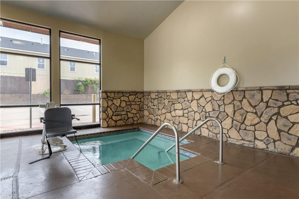 Best Western Plus Cimarron Hotel & Suites - photo 73