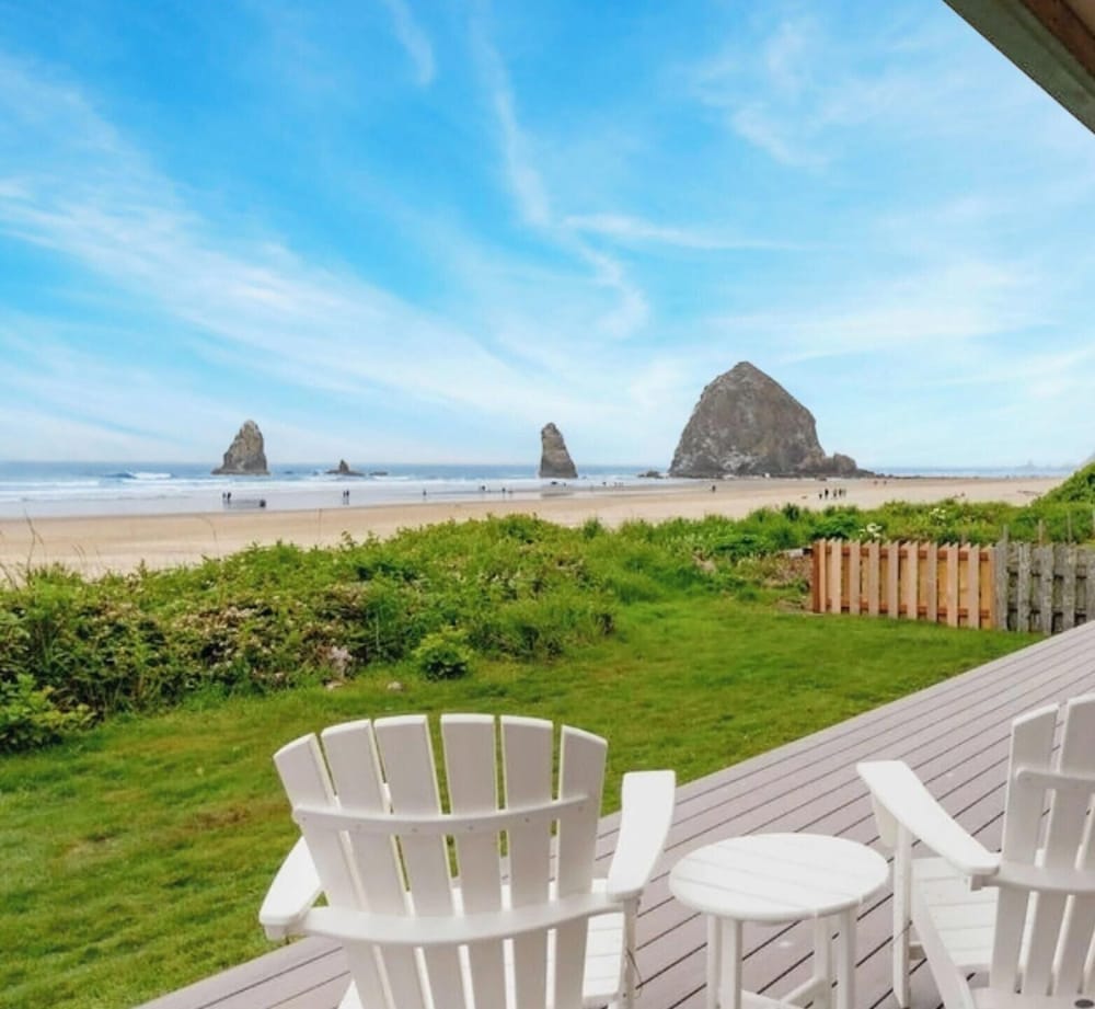Oceanfront w Direct Beach Access Game Room Views Driftaway by Avantstay — hotel in Cannon Beach